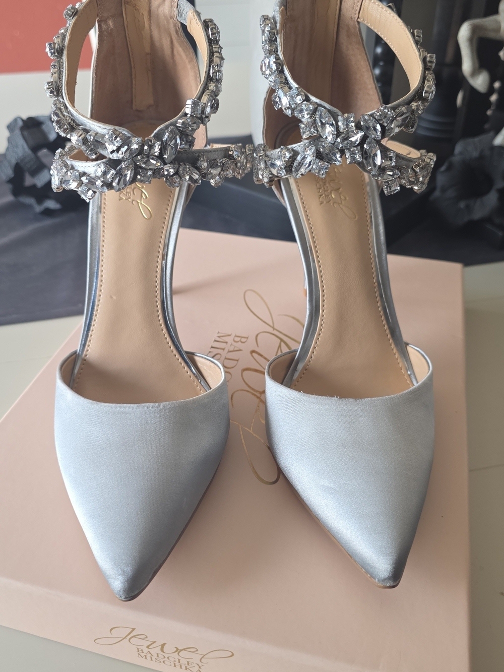 Jewel Badgley Mischka 8.5 Silver Satin Jeweled Ankle-Strap Pumps